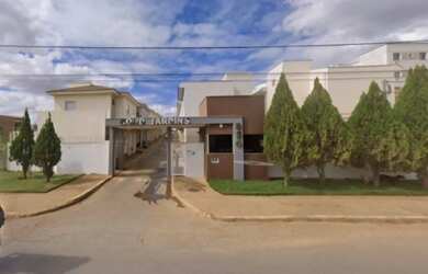 Imagem: A casa possui 3 Dormitórios, 2 Banheiros, 1 Vaga na garagem