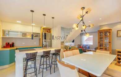 Imagem: A casa em condomínio possui 4 Dormitórios, 5 Banheiros, 2