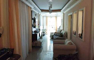 Imagem: A casa possui 3 Dormitórios, 3 Banheiros, 4 Vagas na garagem