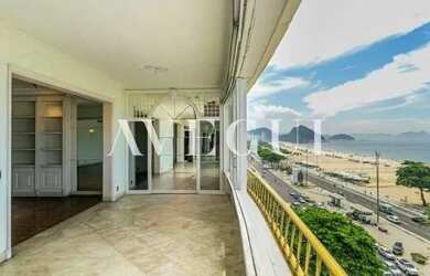 Imagem: O apartamento possui 4 Dormitórios, 1 Banheiro, 1 Vaga na garagem