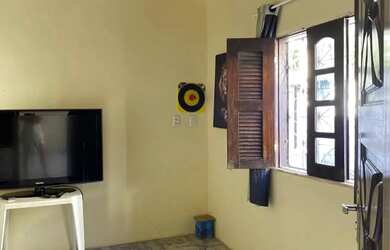 Imagem: A casa possui 2 Dormitórios, 1 Banheiro, 1 Vaga na garagem