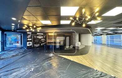 Imagem: O depósito possui 5 Vagas na garagem, 376m² de Área e está