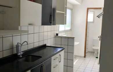 Imagem: O apartamento possui 3 Dormitórios, 1 Banheiro, 1 Vaga na garagem