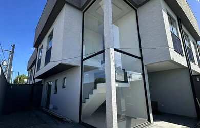 Imagem: A casa possui 3 Dormitórios, 1 Banheiro, 1 Vaga na garagem