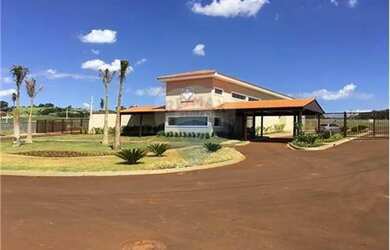 Imagem: O terreno possui 250m² de Área e Imóvel novo e está localizado