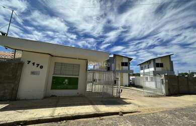 Imagem: A casa possui 3 Dormitórios, 2 Banheiros, 1 Vaga na garagem