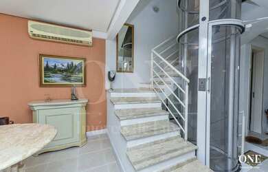 Imagem 15: Casa com Piscina, Elevador e 3 vagas de garagem no bairro Chácara das Pedras!