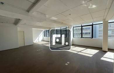 Imagem: O depósito possui 250m² de Área e está localizado em Centro