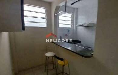 Imagem: O apartamento possui 2 Dormitórios, 1 Banheiro, 1 Vaga na garagem