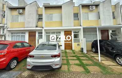 Imagem: A casa possui 3 Dormitórios, 2 Banheiros, 2 Vagas na garagem