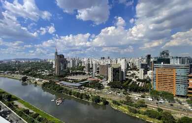 Imagem: O apartamento possui 1 Dormitório, 1 Banheiro, 1 Vaga na garagem