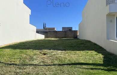 Imagem: O terreno possui 300m² de Área e está localizado em Roncáglia