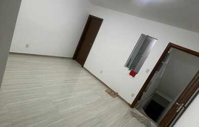 Imagem: A casa possui 2 Dormitórios e 1 Banheiro e está localizado