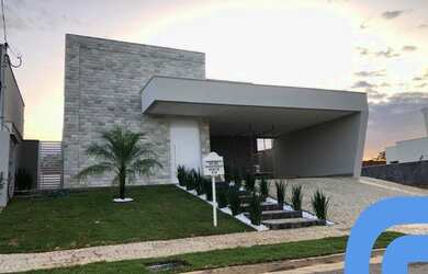 Imagem: A casa em condomínio possui 3 Dormitórios, 4 Banheiros, 2