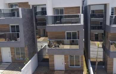 Imagem: A casa em condomínio possui 3 Dormitórios, 4 Banheiros, 2