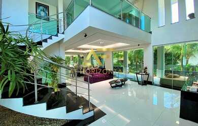 Imagem: A casa em condomínio possui 5 Dormitórios, 5 Banheiros, 5