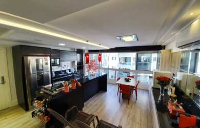 Imagem: O apartamento possui 3 Dormitórios, 4 Banheiros, 2 Vagas na