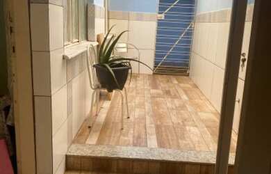 Imagem: O apartamento possui 2 Dormitórios, 1 Banheiro, 100m² de Área