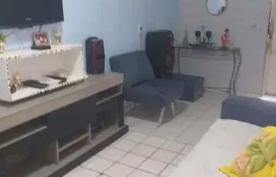 Imagem: A casa possui 2 Dormitórios, 1 Banheiro, 1 Vaga na garagem