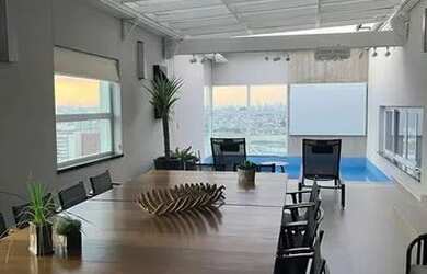 Imagem: O apartamento possui 4 Dormitórios, 2 Banheiros, 2 Vagas na