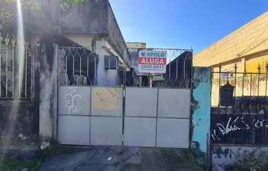 Imagem: A casa possui 2 Dormitórios, 1 Banheiro, 1 Vaga na garagem