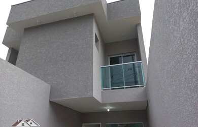 Imagem: A casa possui 3 Dormitórios, 3 Banheiros, 1 Vaga na garagem