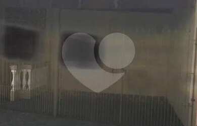 Imagem: A casa à venda possui 2 Dormitórios, 1 Banheiro, 1 Vaga na