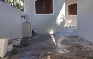 Imagem: A casa possui 2 Dormitórios, 2 Banheiros, 1 Vaga na garagem