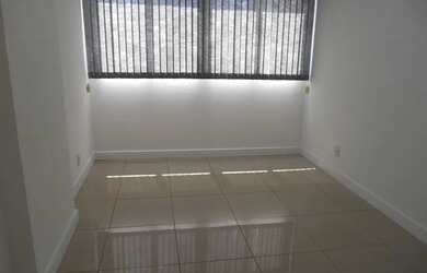 Imagem: O depósito possui 1 Vaga na garagem, 26m² de Área e está