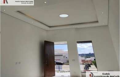 Imagem: A casa em condomínio possui 3 Dormitórios, 1 Banheiro, 2 Vagas
