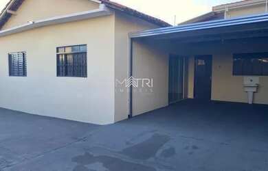 Imagem: A casa possui 2 Dormitórios, 1 Banheiro, 5 Vagas na garagem