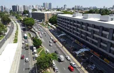 Imagem: O depósito possui 2 Vagas na garagem e 70m² de Área e está