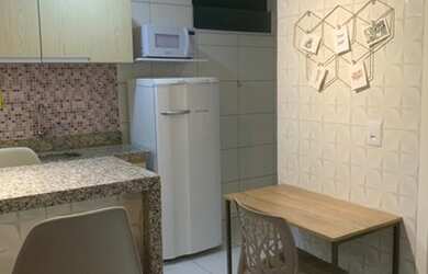 Imagem: O apartamento possui 2 Dormitórios, 1 Banheiro, 1 Vaga na garagem