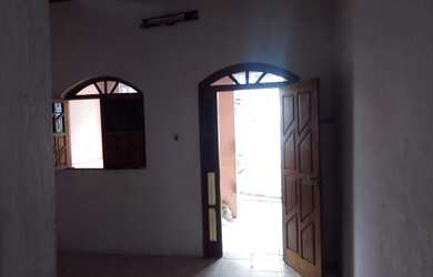 Imagem: A casa possui 2 Dormitórios, 1 Banheiro e está localizado