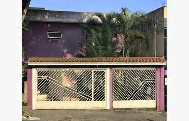 Imagem: A casa possui 3 Dormitórios, 2 Banheiros, 250m² de Área e