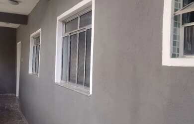 Imagem: A casa possui 1 Dormitório, 1 Banheiro, 50m² de Área e está