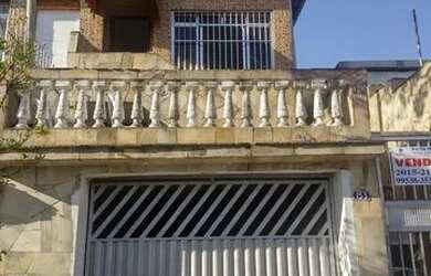 Imagem: A casa possui 2 Dormitórios, 3 Banheiros, 1 Vaga na garagem