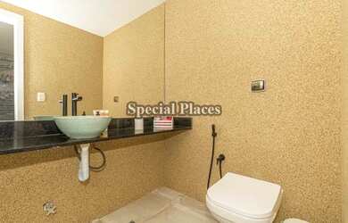 Imagem 14: Belíssima! Projeto contemporâneo em meio a natureza!