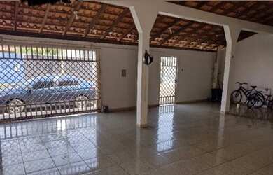 Imagem: A casa em condomínio possui 4 Dormitórios, 3 Banheiros, 3