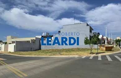 Imagem: O terreno possui 377m² de Área e está localizado em Parque