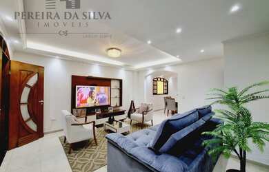 Imagem: A casa possui 3 Dormitórios, 5 Banheiros, 3 Vagas na garagem