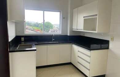 Imagem: O apartamento possui 3 Dormitórios, 2 Banheiros, 1 Vaga na