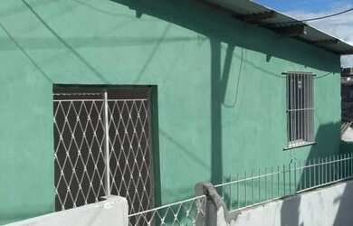 Imagem: A casa possui 2 Dormitórios, 1 Banheiro e está localizado
