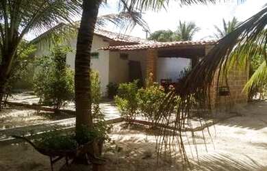 Imagem: A casa possui 2 Dormitórios e 1 Banheiro e está localizado