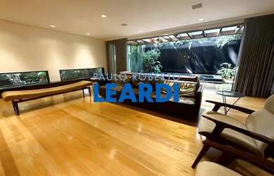 Imagem: A casa em condomínio possui 3 Dormitórios, 4 Banheiros, 4