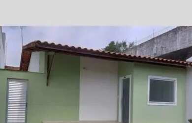 Imagem: A casa em condomínio possui 3 Dormitórios e 1 Banheiro e está