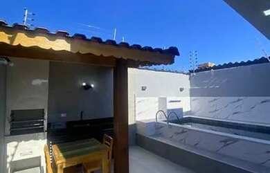 Imagem: A casa possui 3 Dormitórios, 1 Banheiro, 2 Vagas na garagem