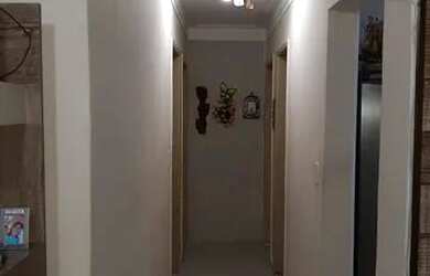 Imagem: O apartamento possui 3 Dormitórios, 1 Banheiro, 1 Vaga na garagem