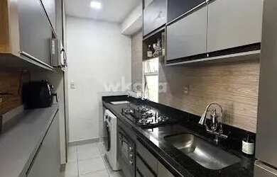 Imagem: O apartamento possui 2 Dormitórios, 1 Banheiro, 1 Vaga na garagem