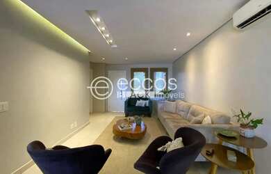 Imagem: A casa em condomínio possui 4 Dormitórios, 5 Banheiros, 2